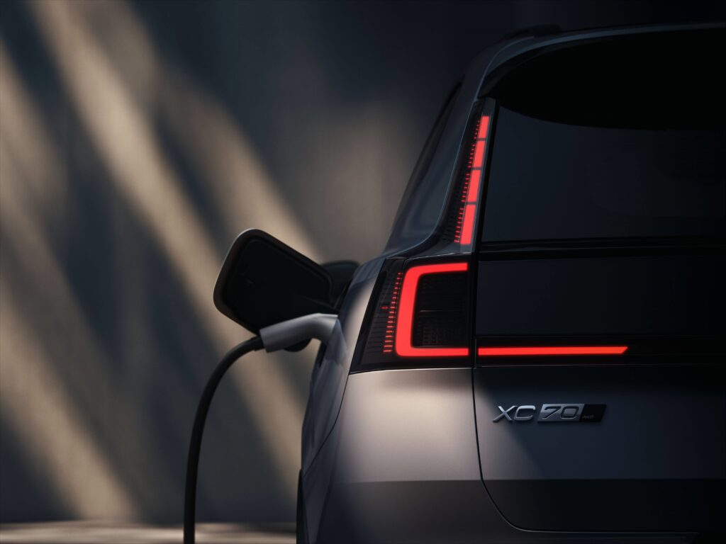 349115_New_Volvo_XC70-1024x768.jpg