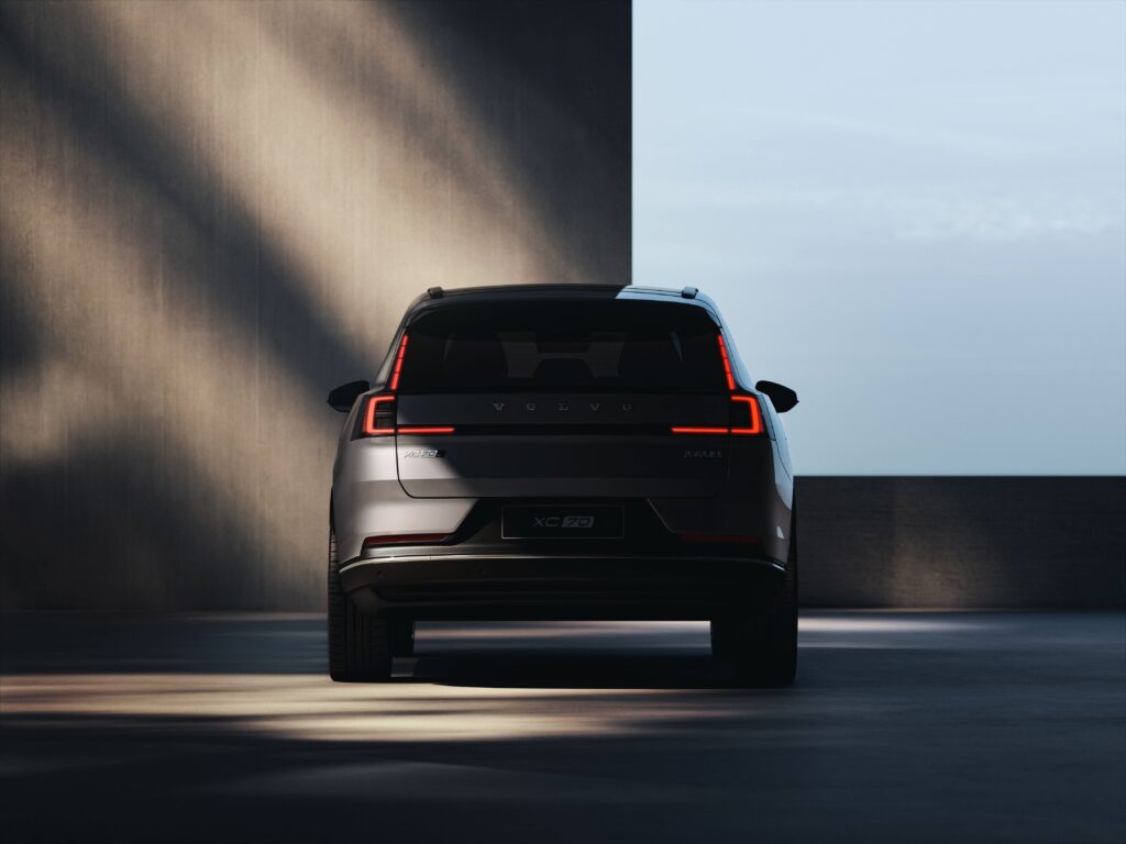349116_New_Volvo_XC70-1024x768.jpg