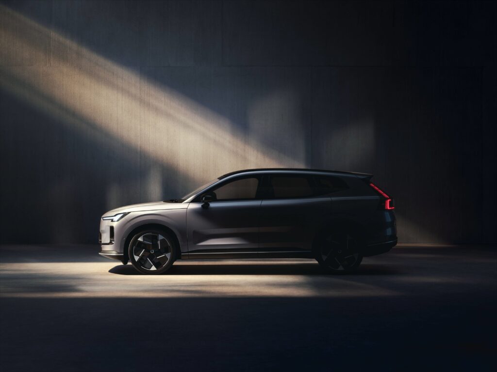 349118_New_Volvo_XC70-1024x768.jpg