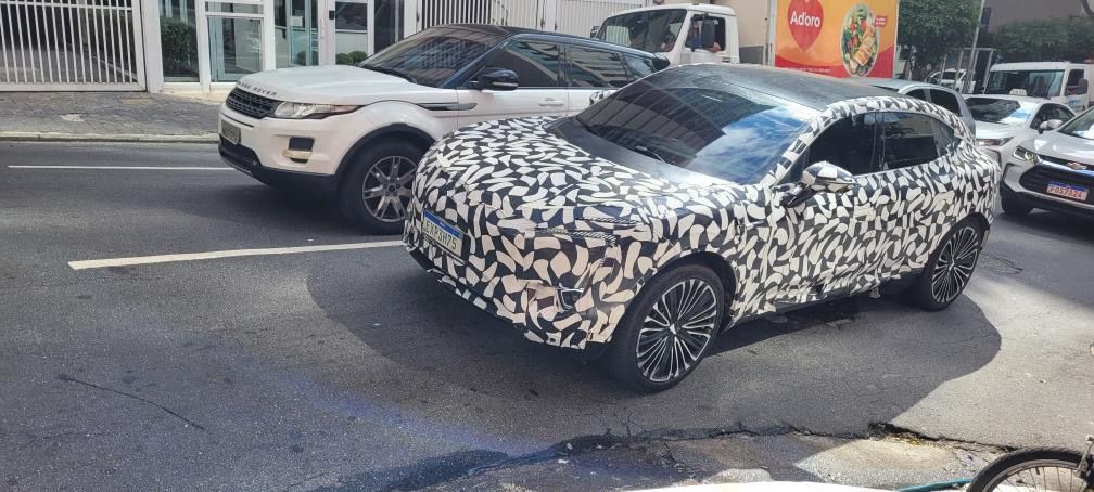 Changan testa SUV de luxo Avatr 11 em São Paulo