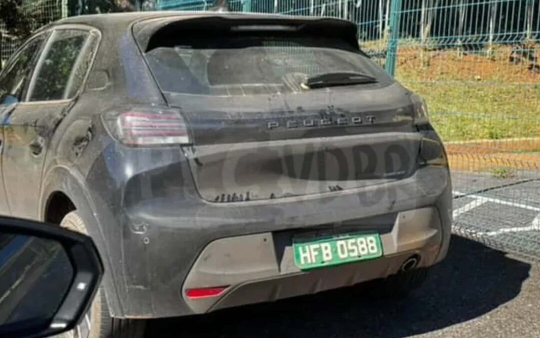 Peugeot 208 com sistema híbrido do Pulse e Fastback é flagrado em Minas Gerais