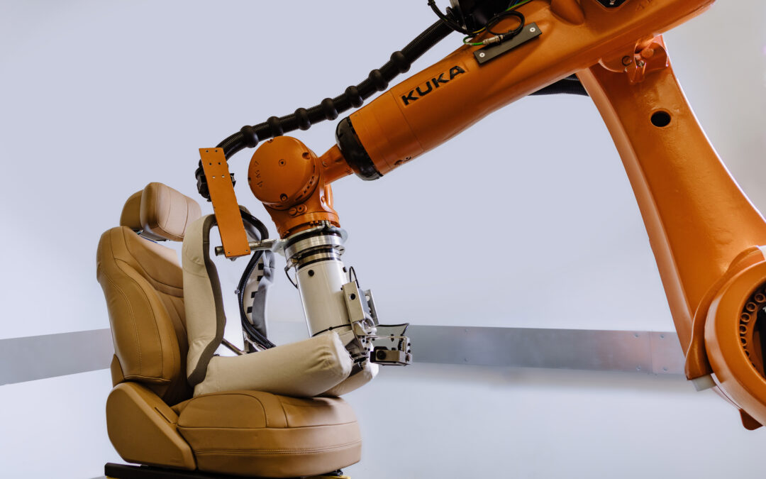 JLR utiliza robôs para testar bancos e poupar tempo de desenvolvimento