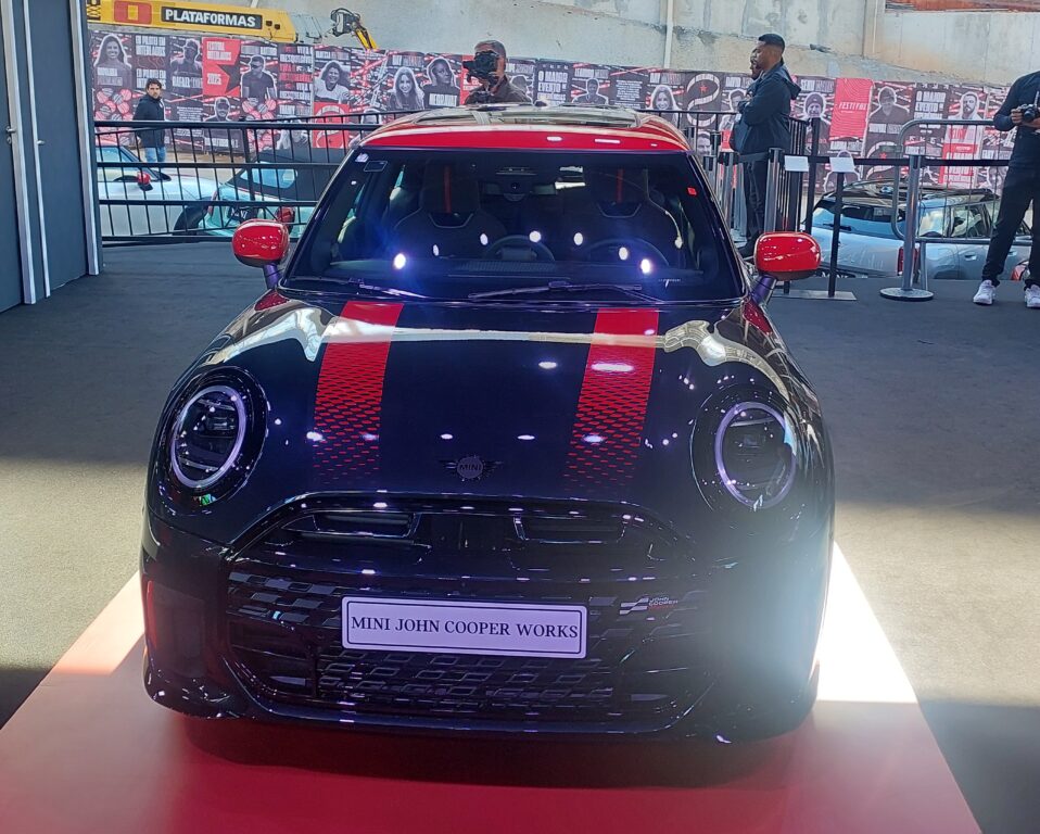 MINI-3-958x768.jpg