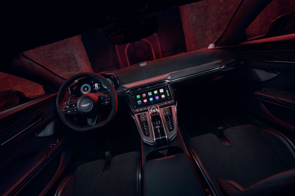 Aston_Martin_Vantage_S_10-1152x768.jpg