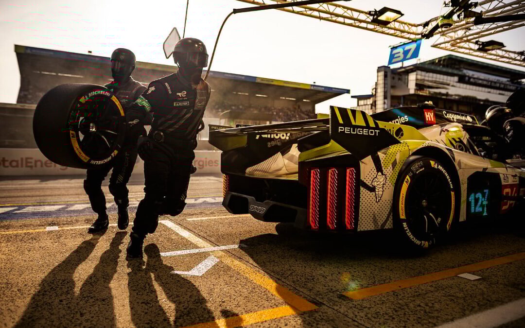 WEC em Interlagos: Peugeot 9X8 híbrido entrega mais de 900 cv
