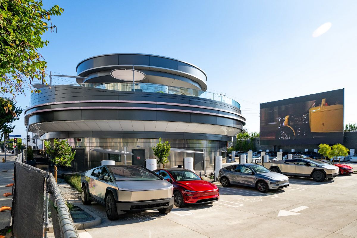 Tesla inaugura lanchonete com tema retrô dos anos 1950 na Califórnia