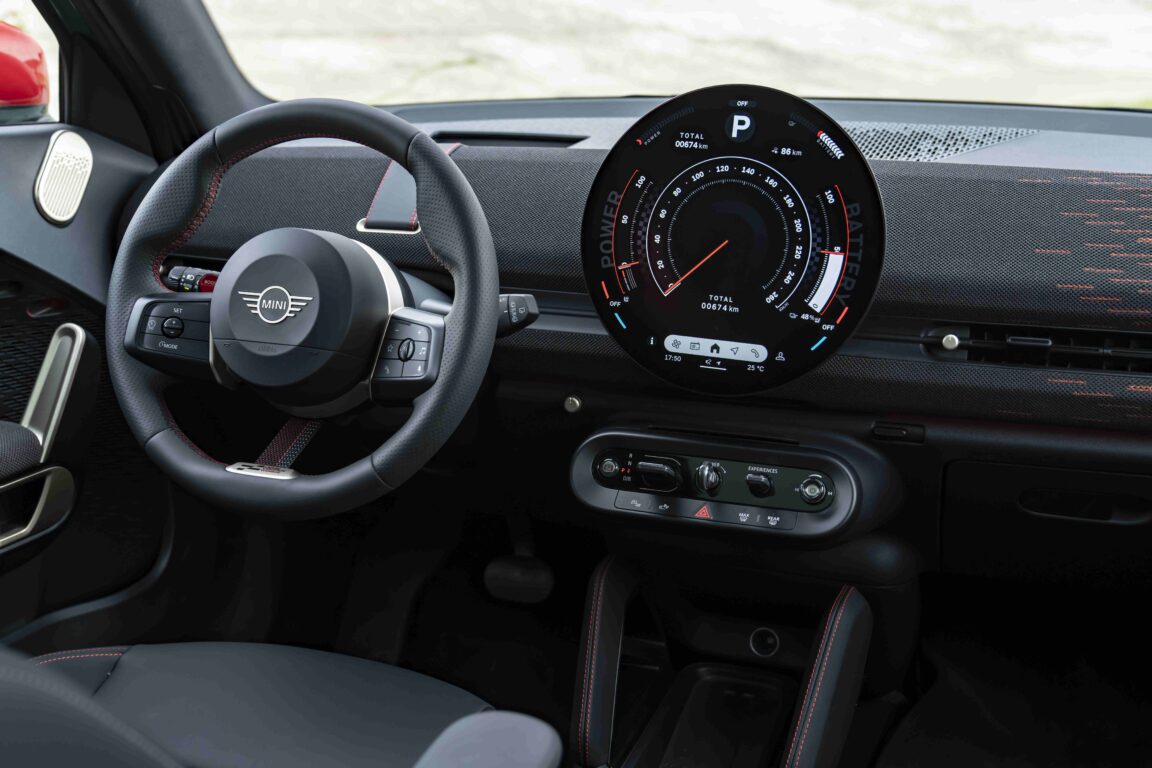 mini-jcw-e-3-1152x768.jpg