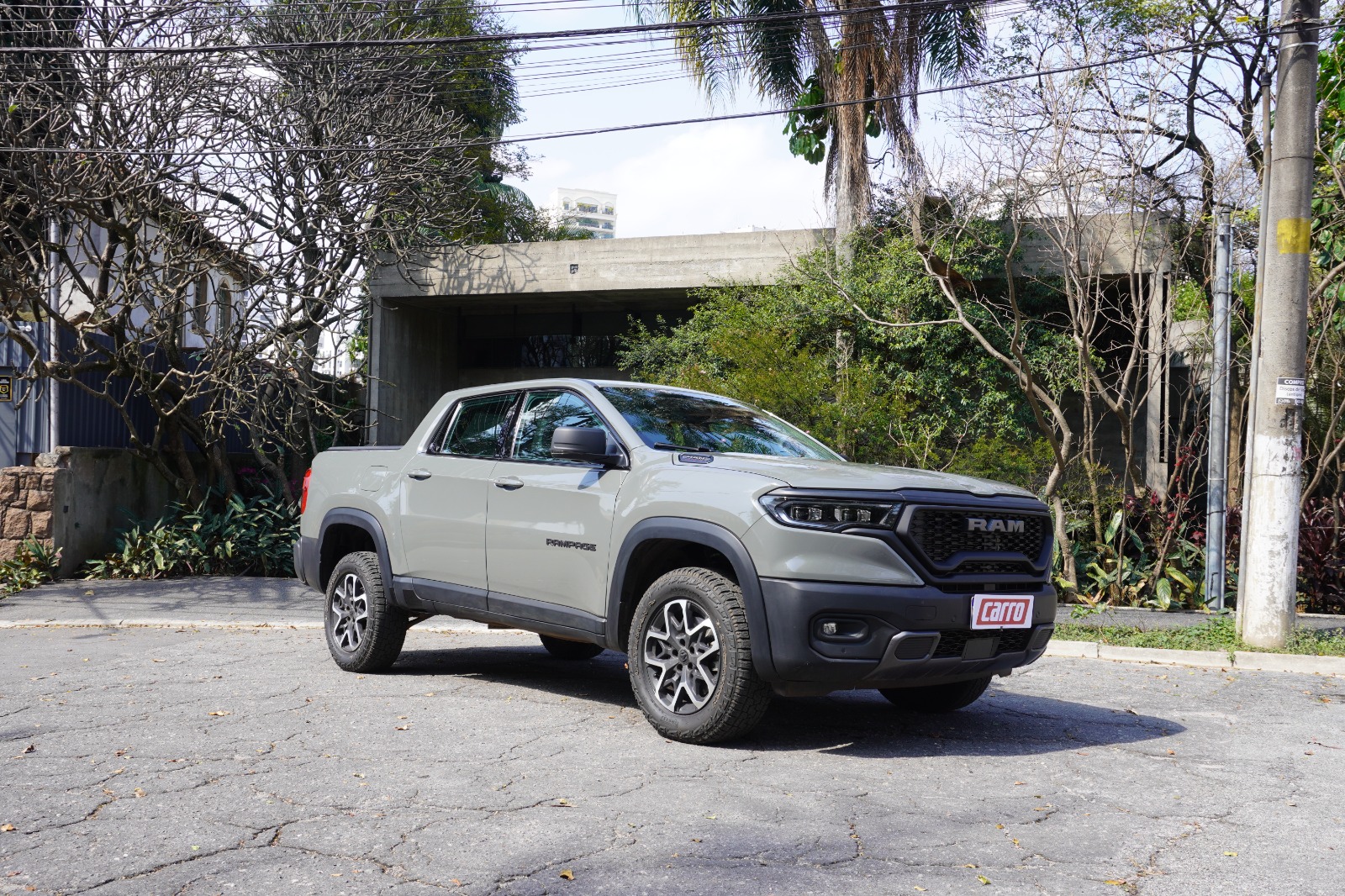 Rampage com motor 2.2 turbodiesel melhora o desempenho, mas tem preço salgado perto das rivais