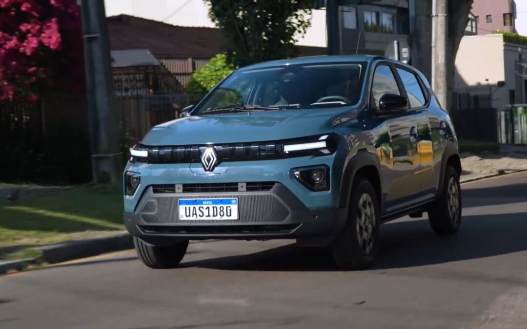 Novo Renault Kwid E-Tech estreia por R$ 99 mil no Brasil