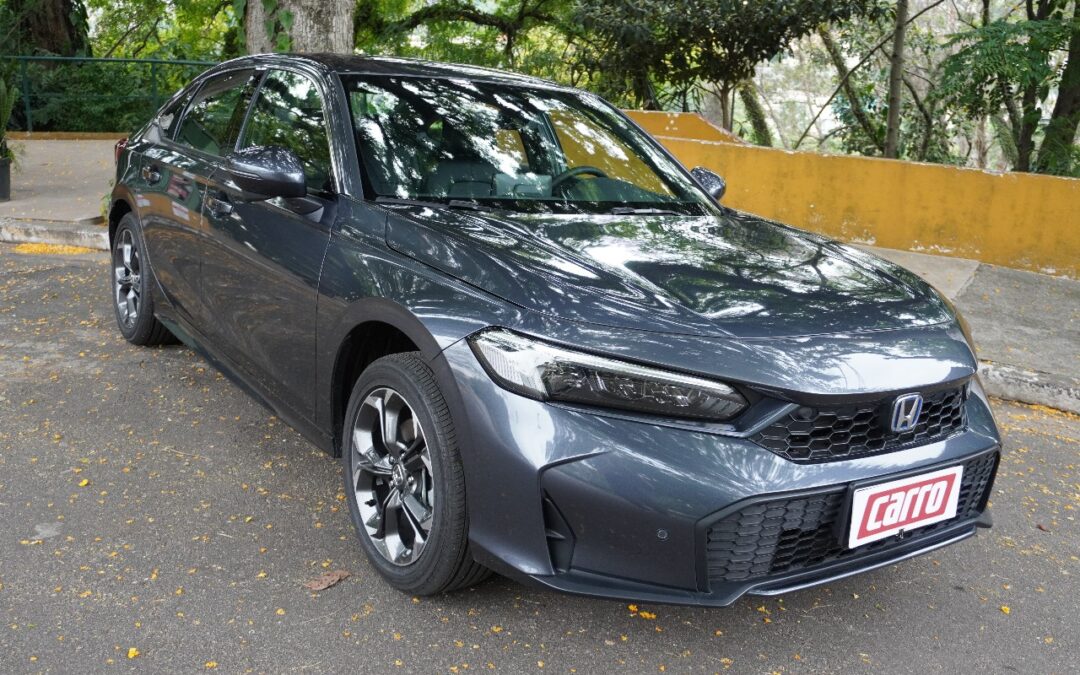Civic Híbrido 2026 ganha central Google, mas segue mais caro que Corolla e King