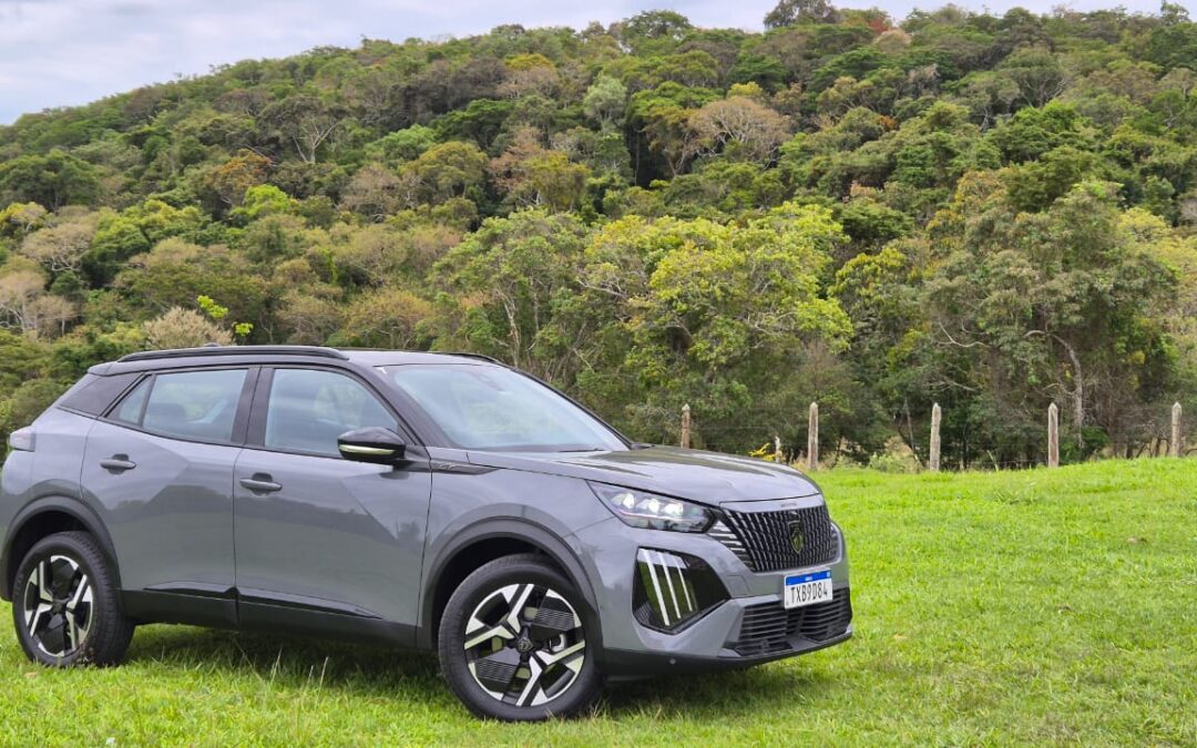 Consumo do Peugeot 2008 Hybrid chega a 14km/l na estrada: veja teste