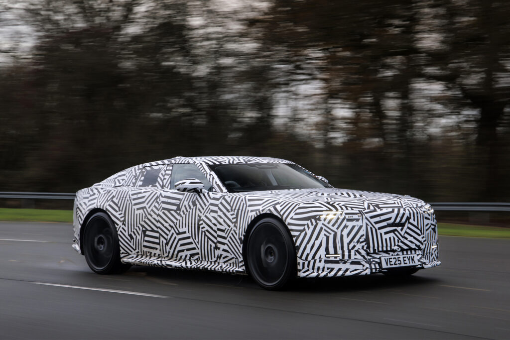 Jaguar realiza testes de seu novo GT elétrico