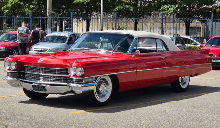 Loja do Mecânico promove evento com carros antigos em Jundiaí/SP