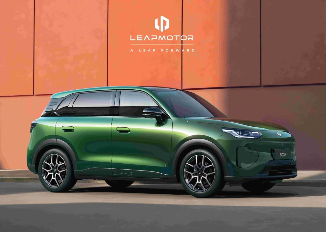 Leapmotor apresenta B03X e lança B10 em versão híbrida REEV na Europa