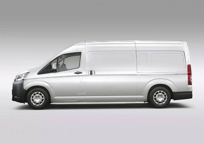 toyota-hiace-4.jpeg