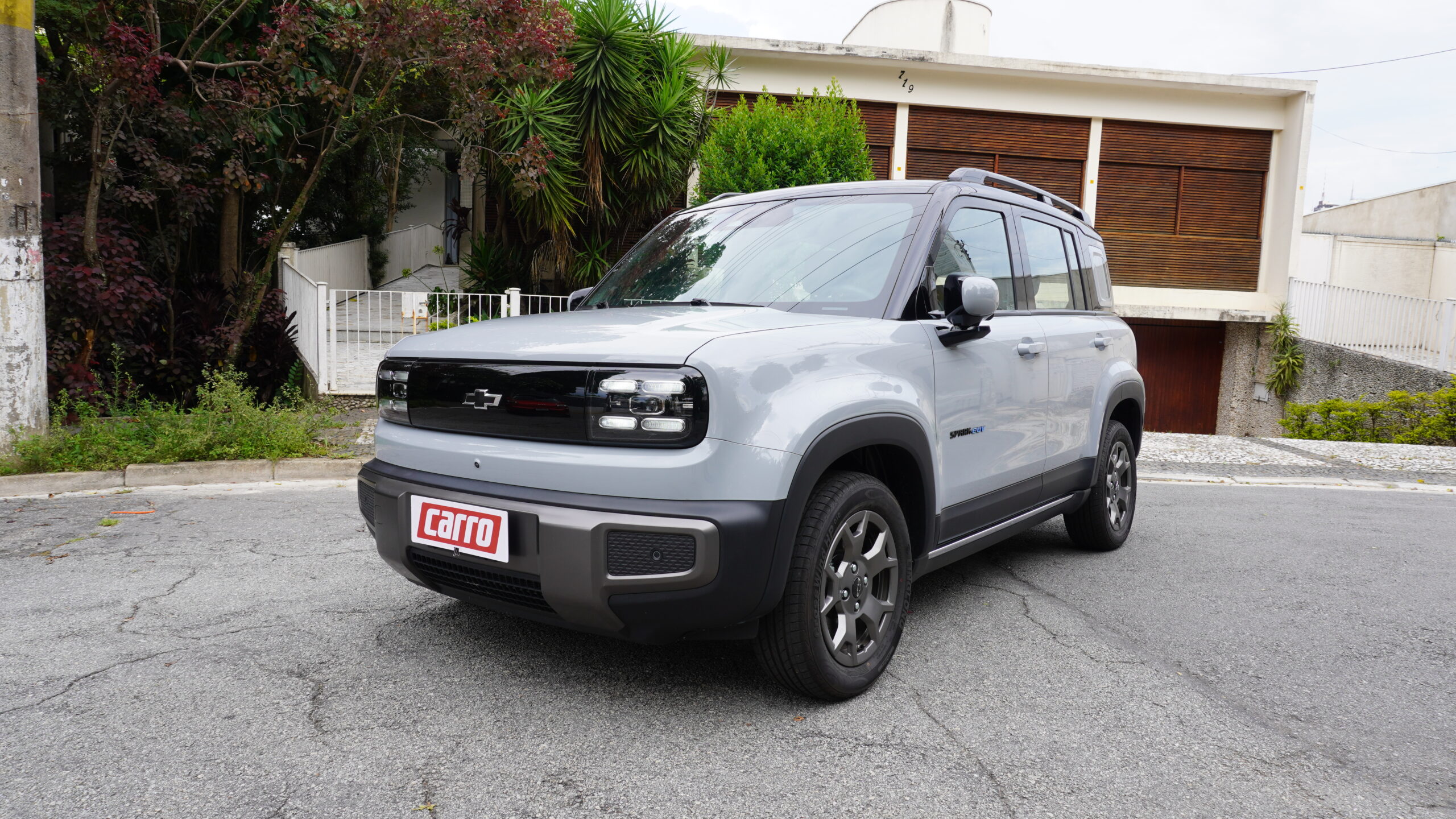 Spark aposta em visual de “mini SUV”para derrotar EX2 e Dolphin