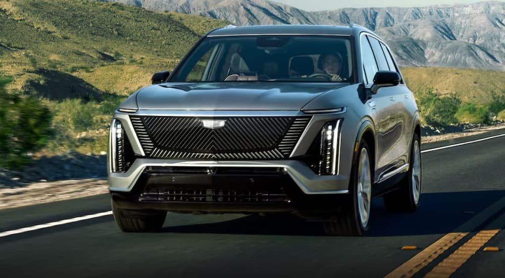 Cadillac inicia operação no Brasil e marca entrada da GM no segmento de luxo