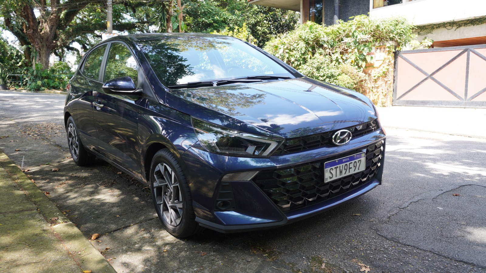 Hyundai HB20 Platinum 2026: o hatch mais equilibrado do Brasil? Veja teste