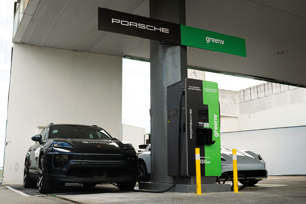 Porsche e GreenV inauguram hub de recarga ultrarrápida na Bahia