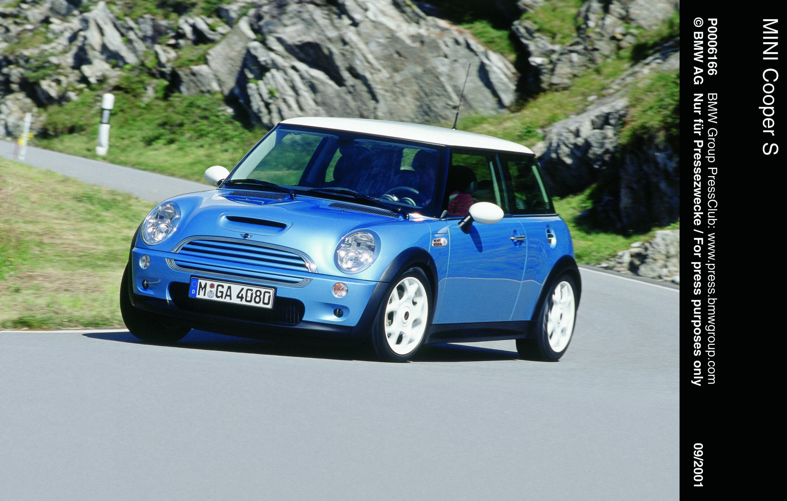 MINI celebra 25 anos do modelo moderno com foco em inovação, design e eletrificação