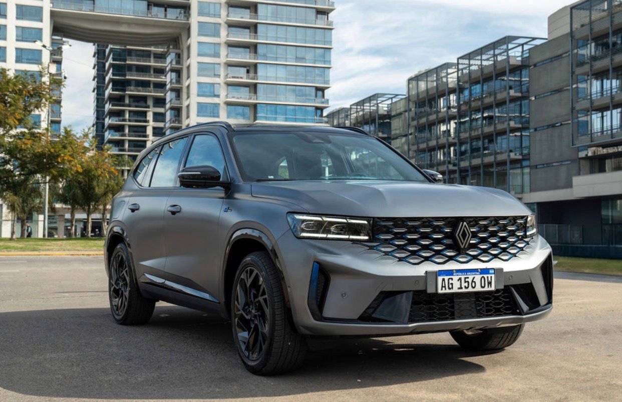 Renault Koleos Full Hybrid E-Tech chega ao Brasil por R$ 289,9 mil; confira equipamentos