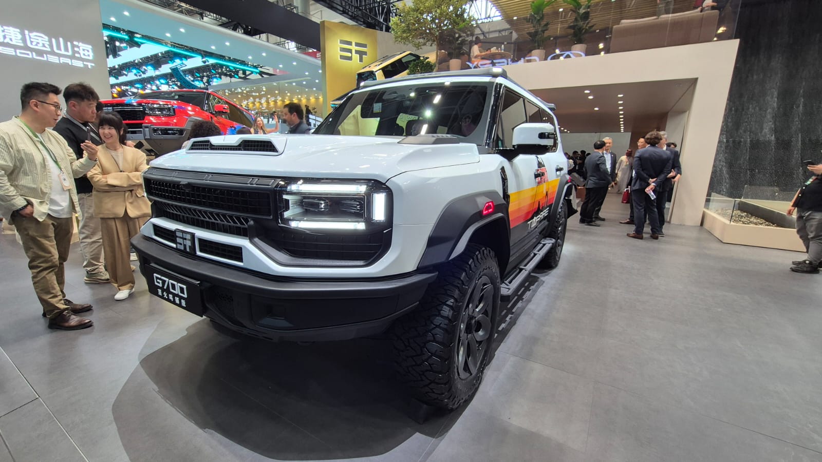 Jetour G700 é novidade contra Denza B5, Land Rover e Mercedes