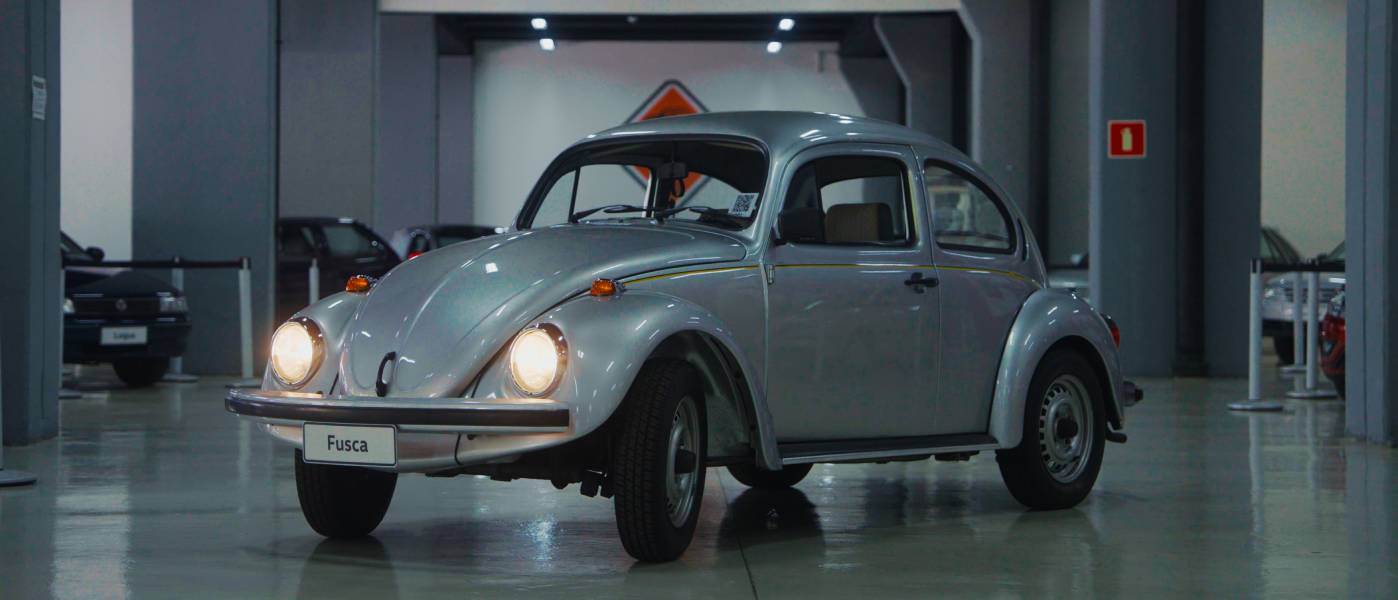 Volkswagen Fusca Itamar prata visto de frente