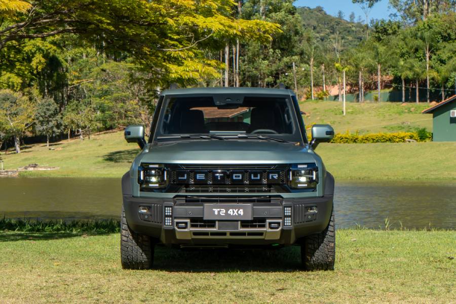 dianteira do Jetour T2 4x4 verde fosco