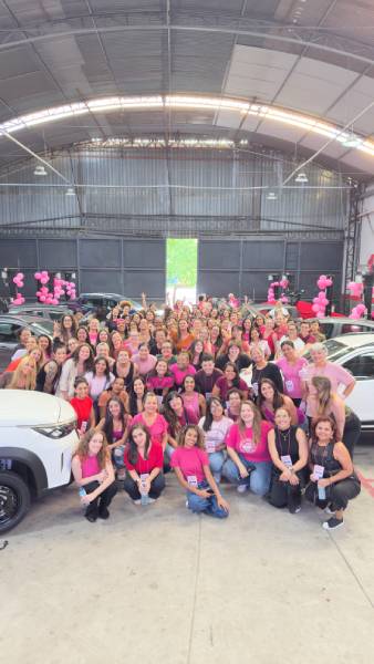 Participantes de palestra de oficina para mulheres da comunidade Dona do Meu Destino