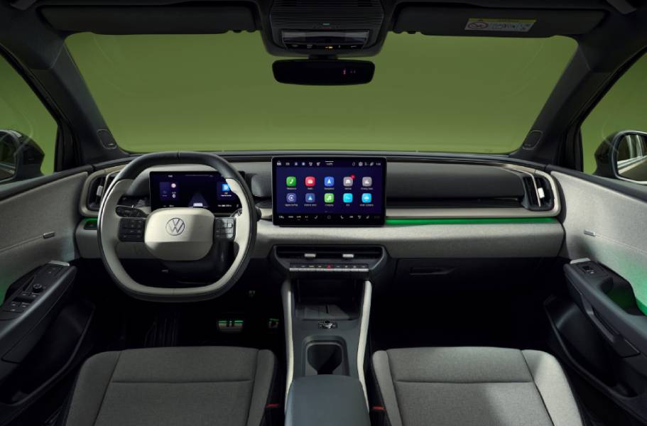 Painel com telas ligadas do VW T-Cross elétrico