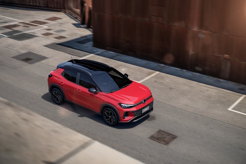 Volkswagen Tera vermelho visto de cima