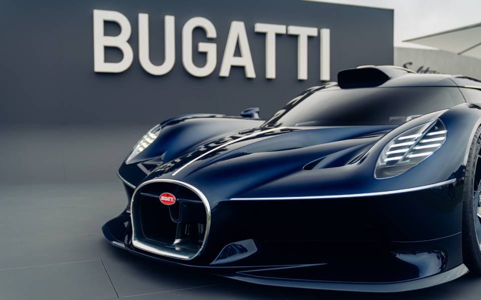 Dianteira do Bugatti Destrier