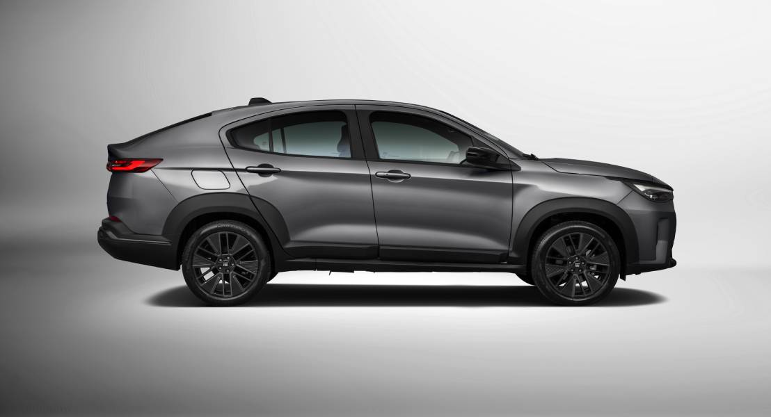 Fiat Fastback Black Motion cinza visto de lado