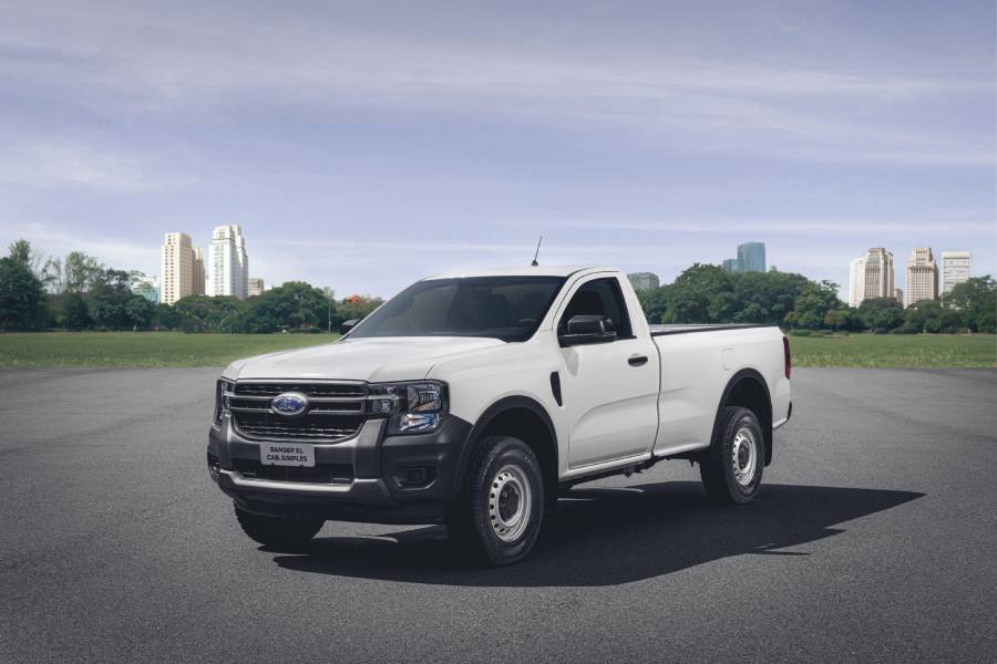 Ford Ranger XL cabine simples branca vista lateralmente