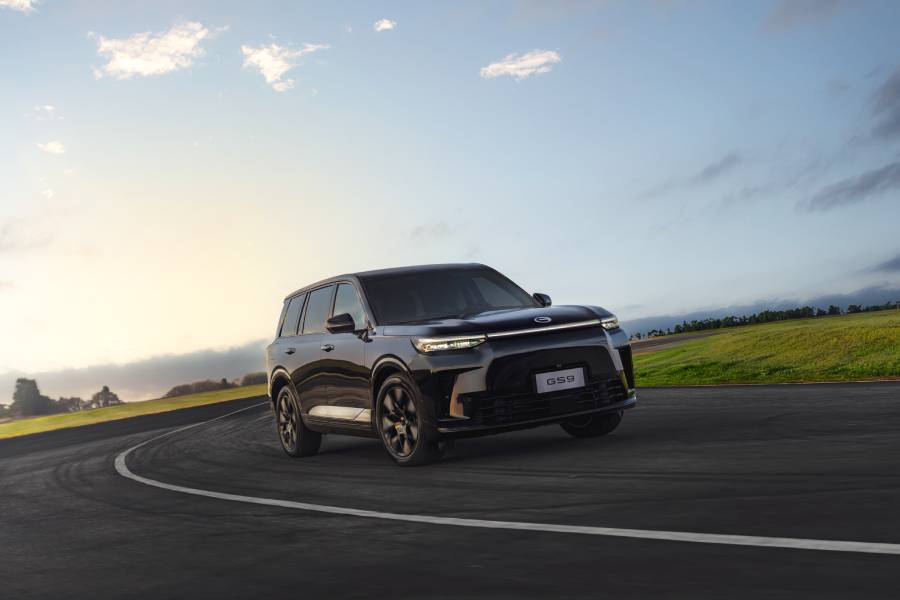 GAC GS9 Ultra preto visto de frente