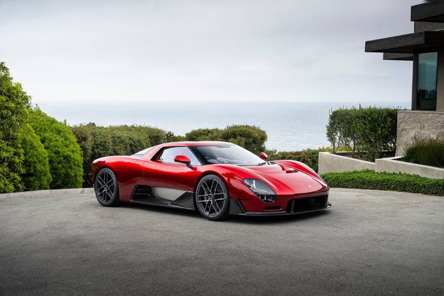 McLaren revela superesportivo com câmbio manual e motor V8