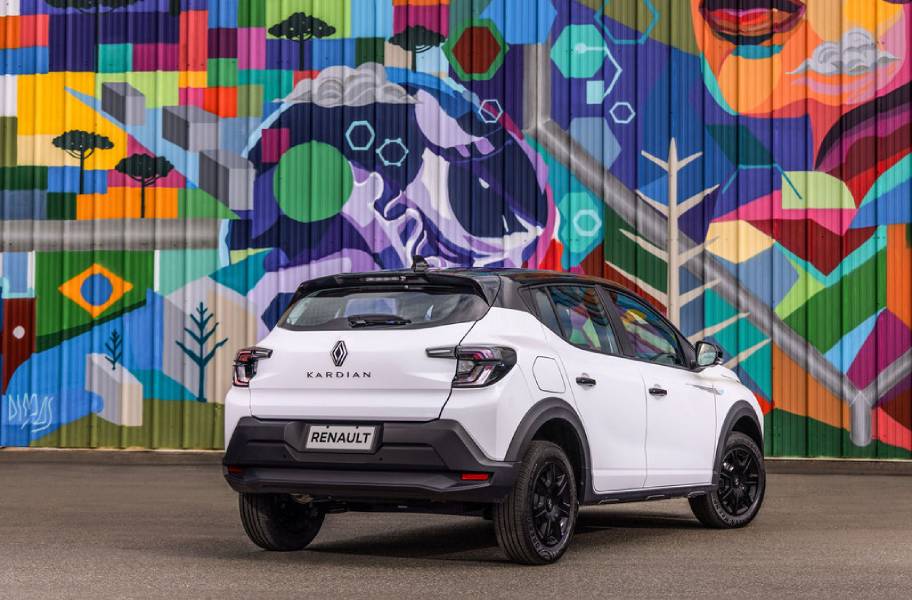 Renault Kardian Vibe Turbo branco visto de trás