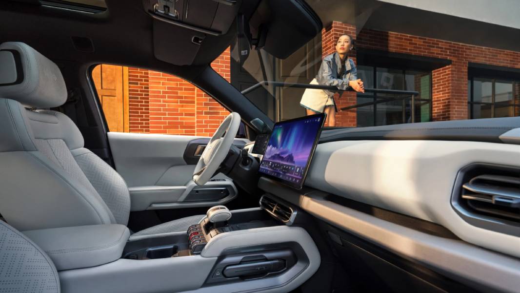 Interior de nova versão do SUV Fang Cheng Bao Ti 3 com telas ligadas