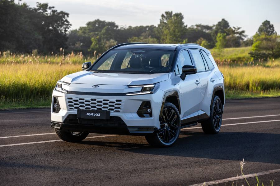 Toyota lança RAV4 PHEV com 329 cv por R$ 399 mil