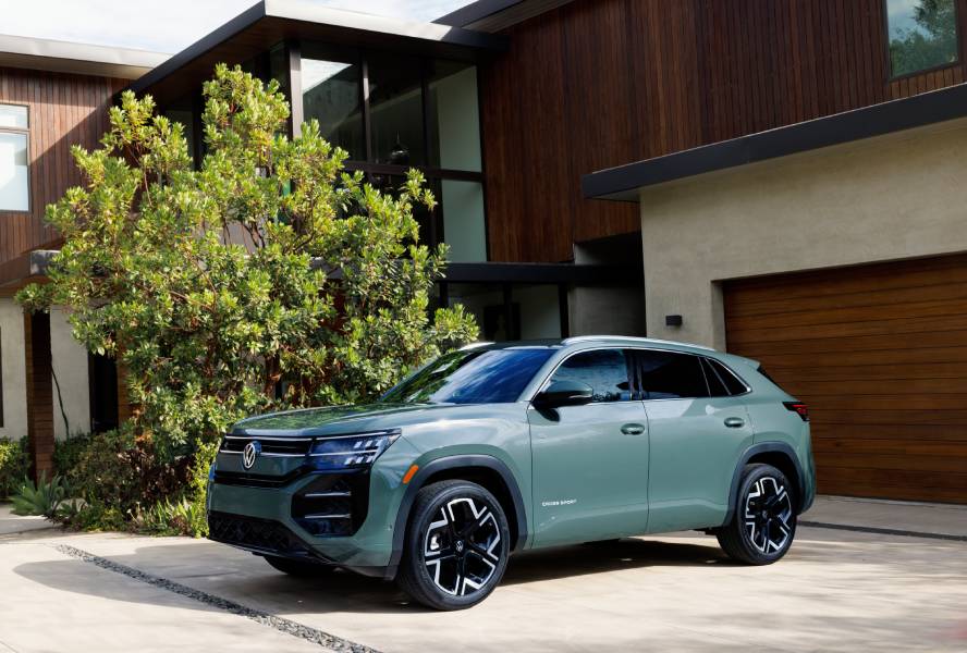 Novo Volkswagen Atlas Cross Sport 2027 verde visto de frente