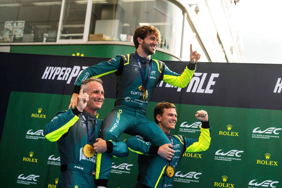Pilotos comemorando resultado da FIA WEC