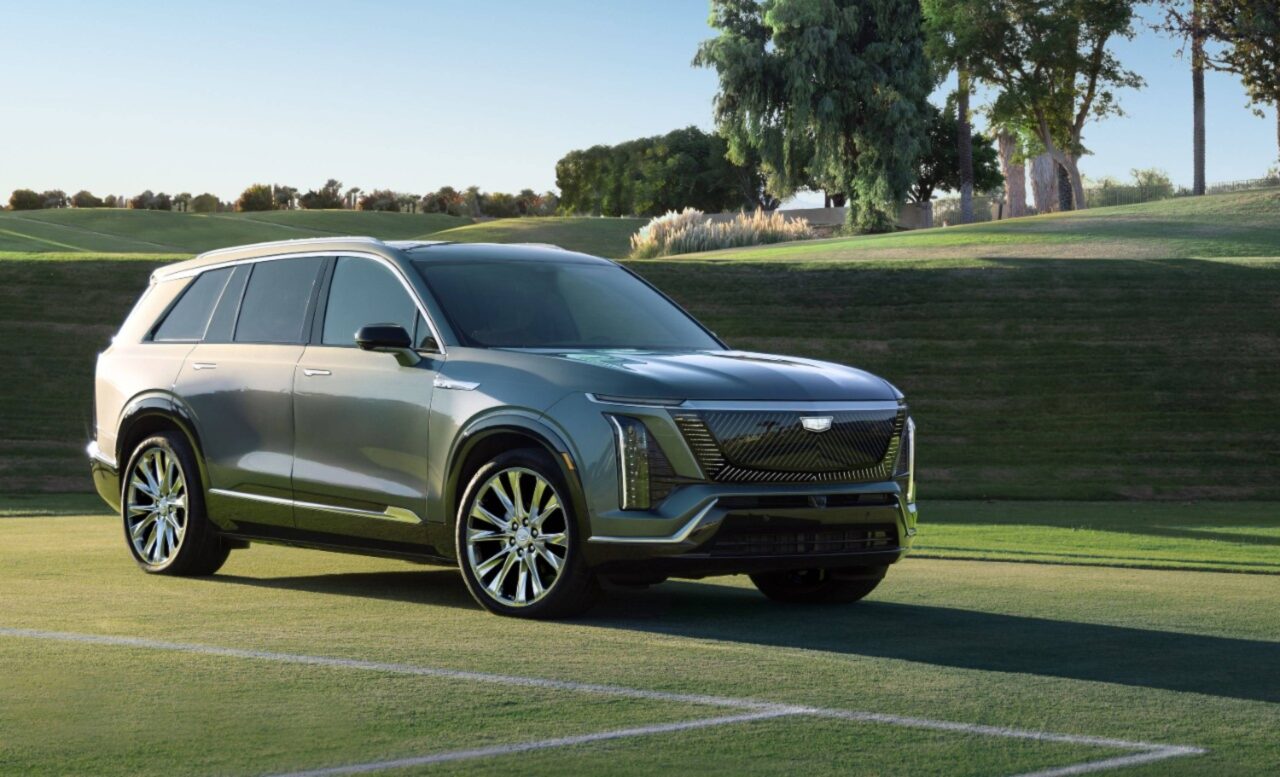 Cadillac anuncia chegada ao Brasil com SUVs elétricos premium