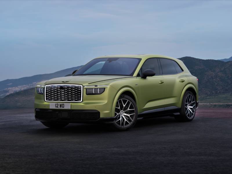 Bentley Torcal esverdeado visto de frente