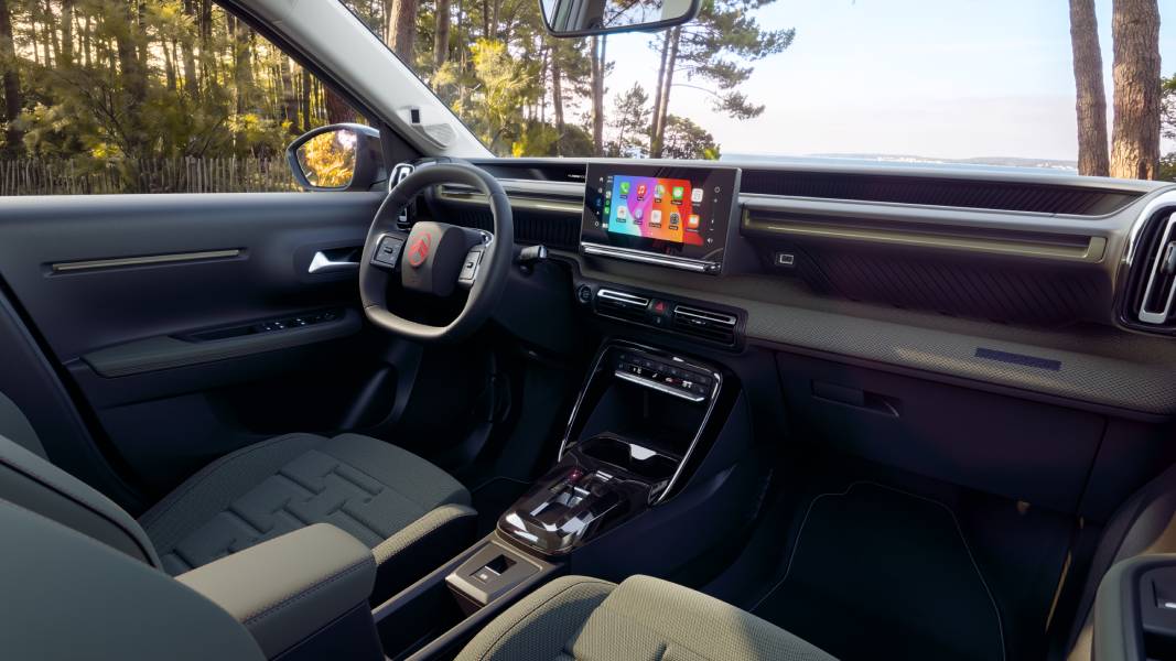 Painel com telas ligadas do Citroën C3 Aircross Outdoor