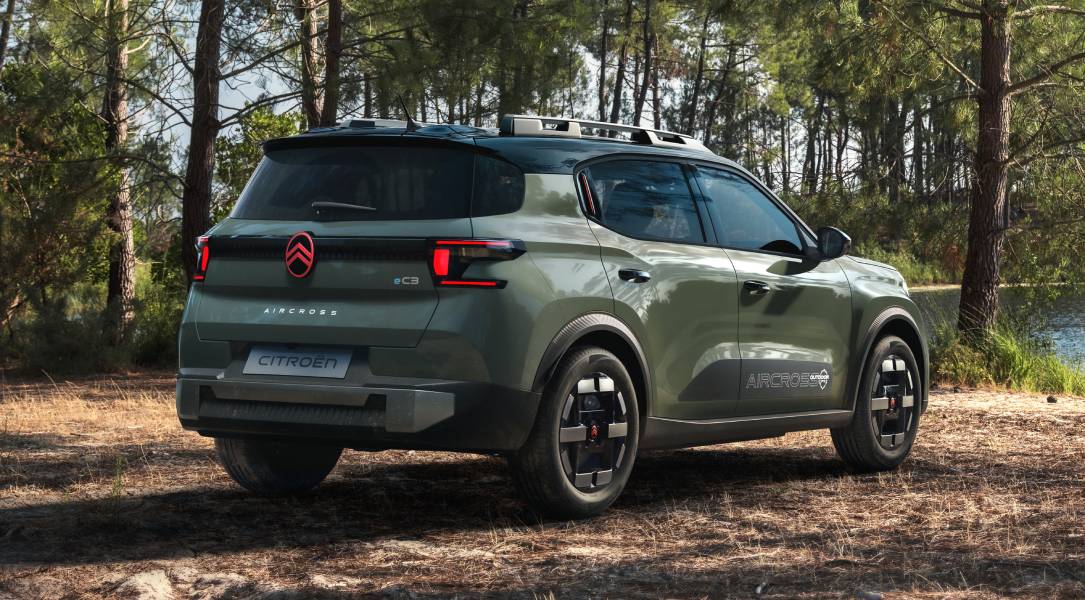 Citroën C3 Aircross Outdoor verde visto de trás