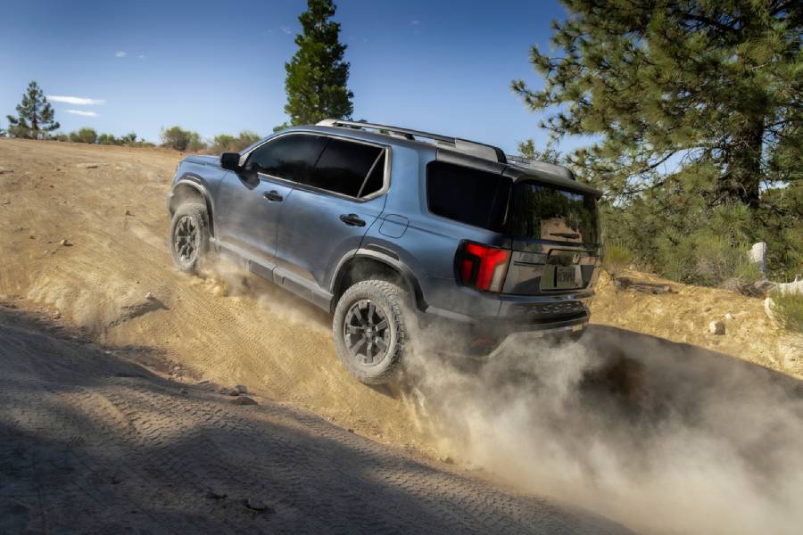 Honda Passport TrailSport 2027 azul visto de trás