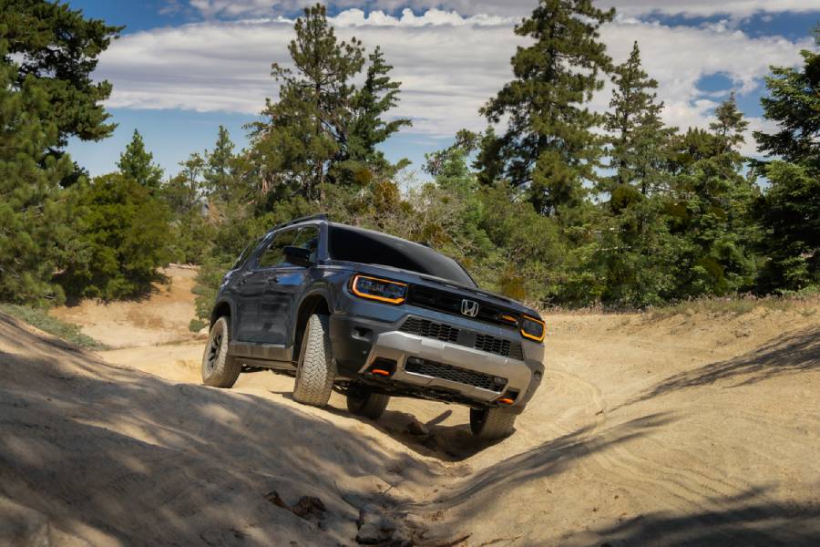Honda Passport TrailSport azul 2027 visto de frente