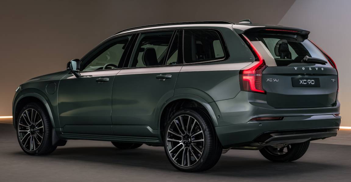 Traseira do novo Volvo XC90 cinza
