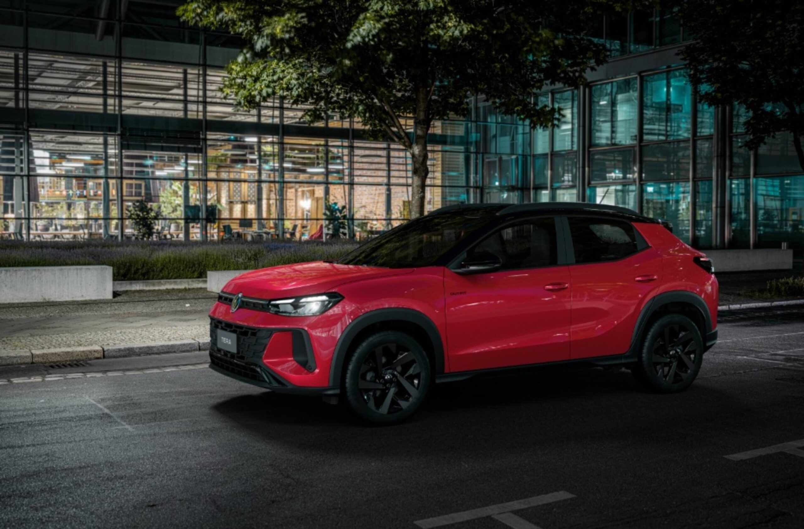 Volkswagen Tera High 2027 vermelho visto de lado