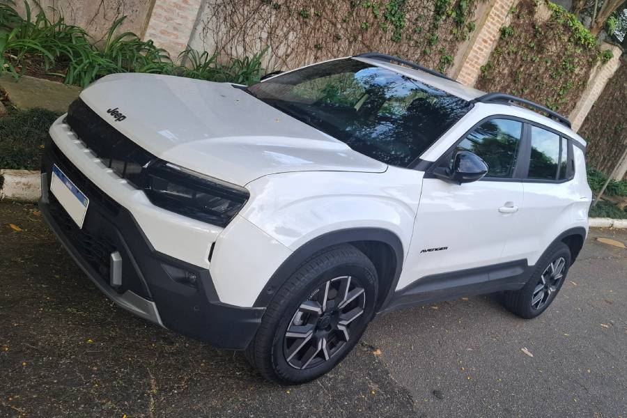 Jeep Avenger Longitude: SUV subcompacto com toque aventureiro  